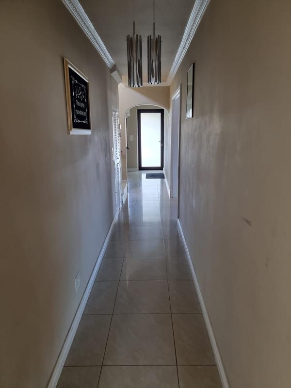 5 Bedroom Property for Sale in Grassy Park Western Cape